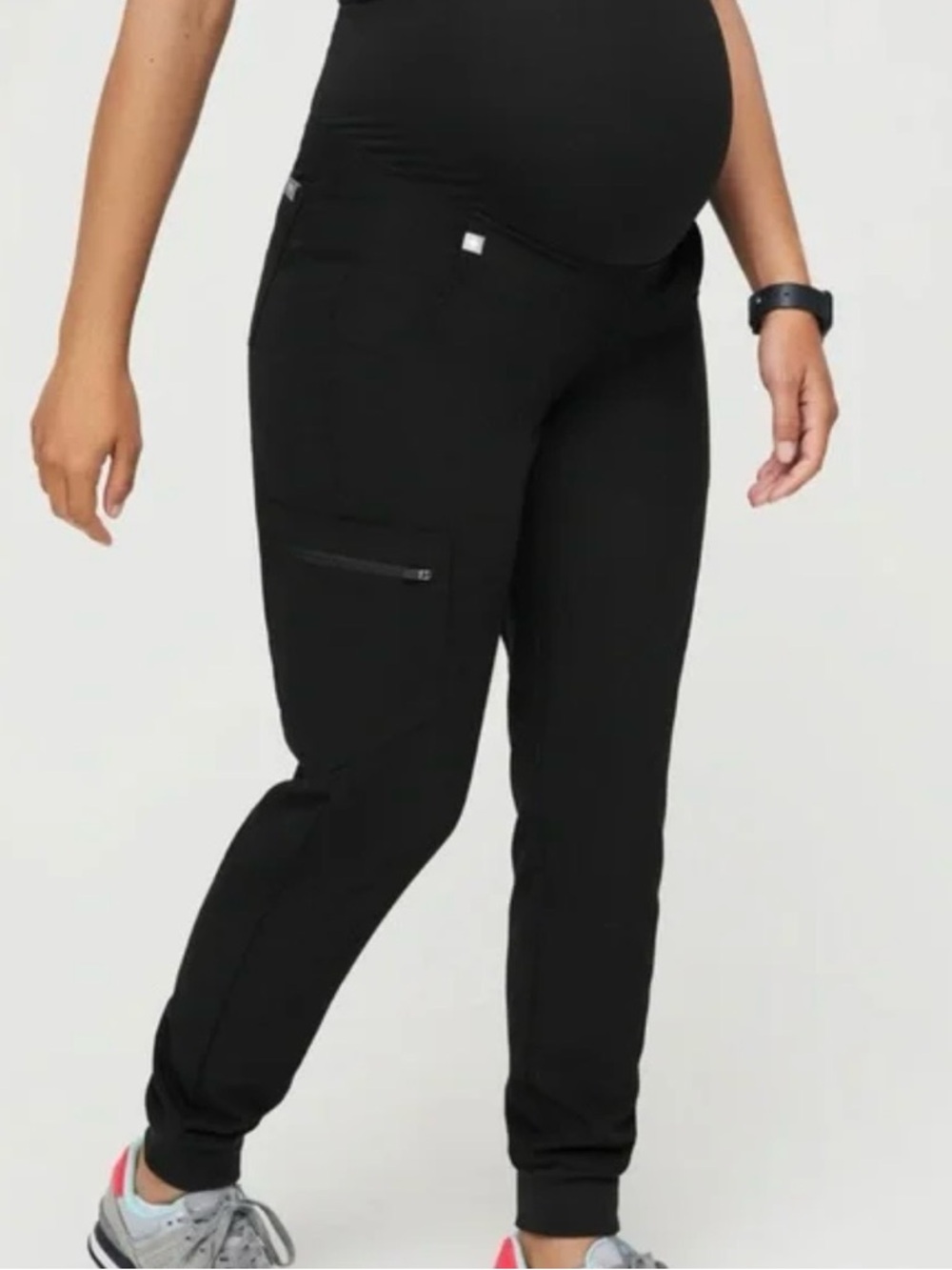 FIGS Women's Maternity Jogger Pants in Black